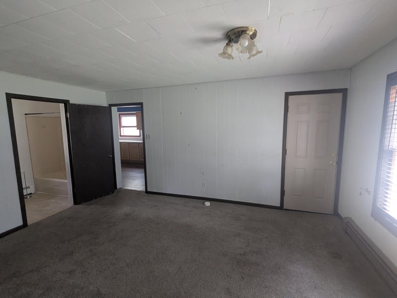 306 4th Ave S, Princeton, MN 55371