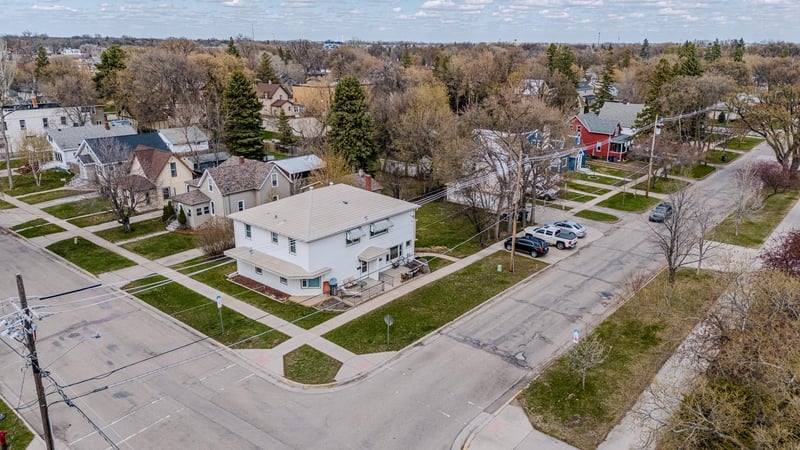 1002 5th Ave S, Moorhead, MN 56560