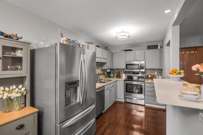 4350 Trenton Ln N #308, Plymouth, MN 55442