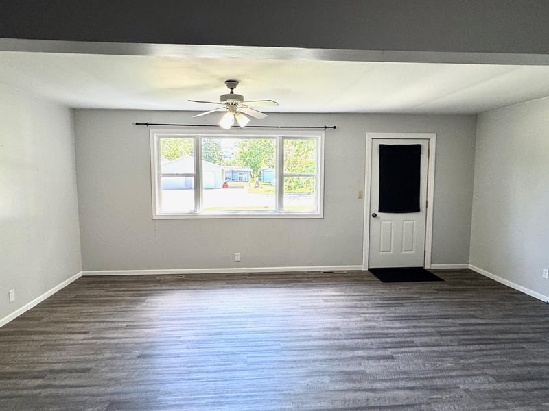 341 4th St N, Greenbush, MN 56726