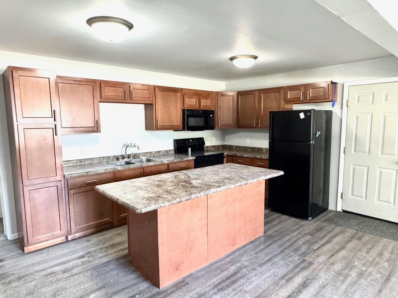 341 4th St N, Greenbush, MN 56726