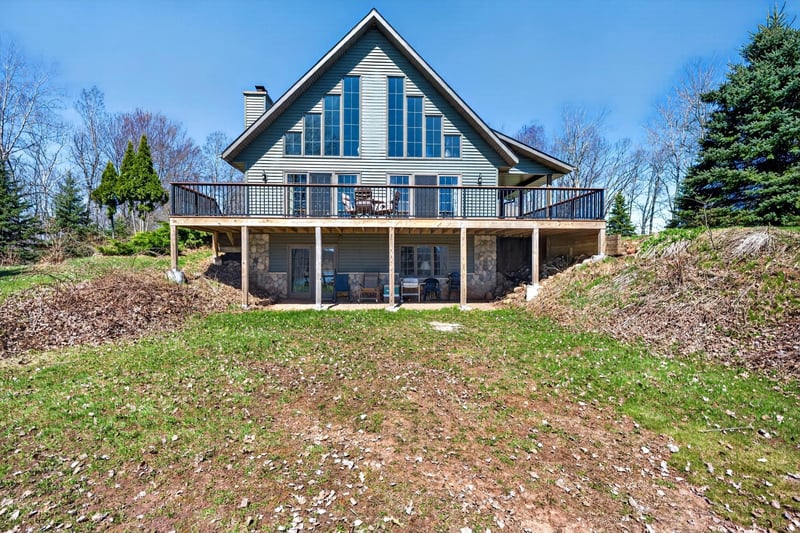 N6845 8th St, Spooner, WI 54801