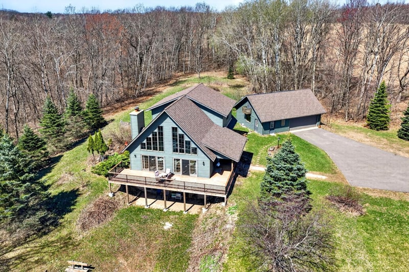 N6845 8th St, Spooner, WI 54801