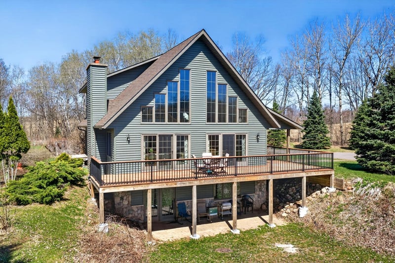 N6845 8th St, Spooner, WI 54801