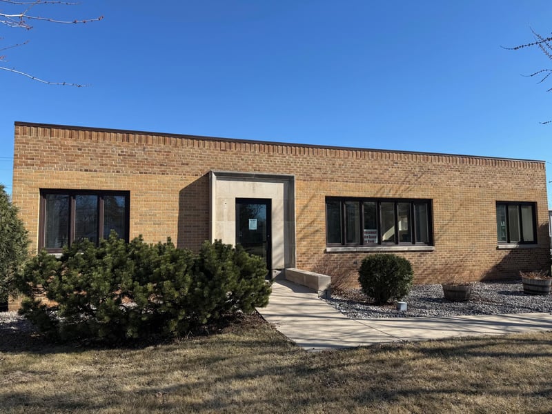 903 3rd St NE, Roseau, MN 56751