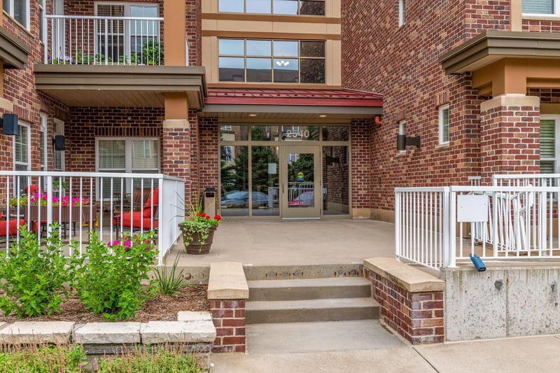 2540 38th Ave NE #417, Saint Anthony, MN 55421