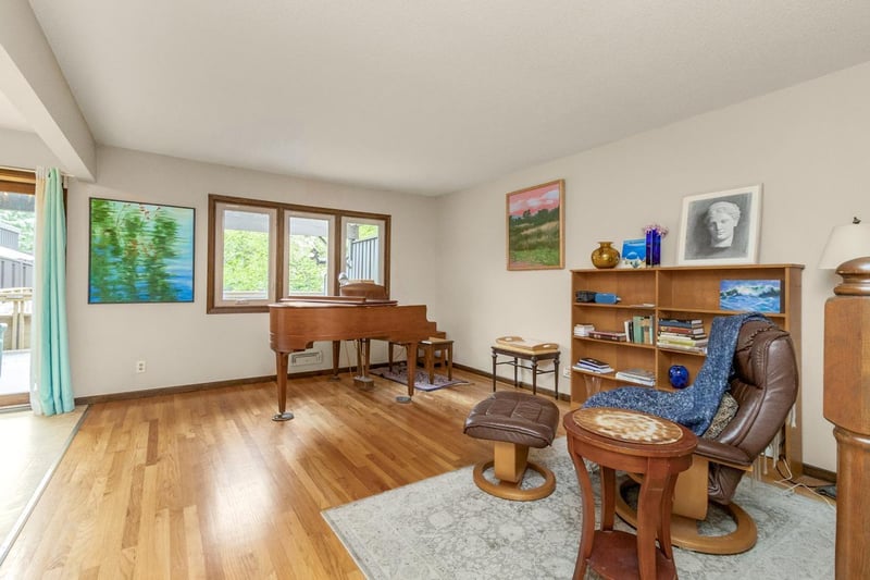 1217 Brighton Sq, New Brighton, MN 55112