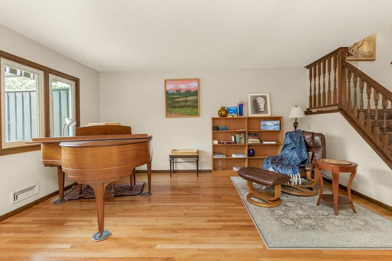 1217 Brighton Sq, New Brighton, MN 55112