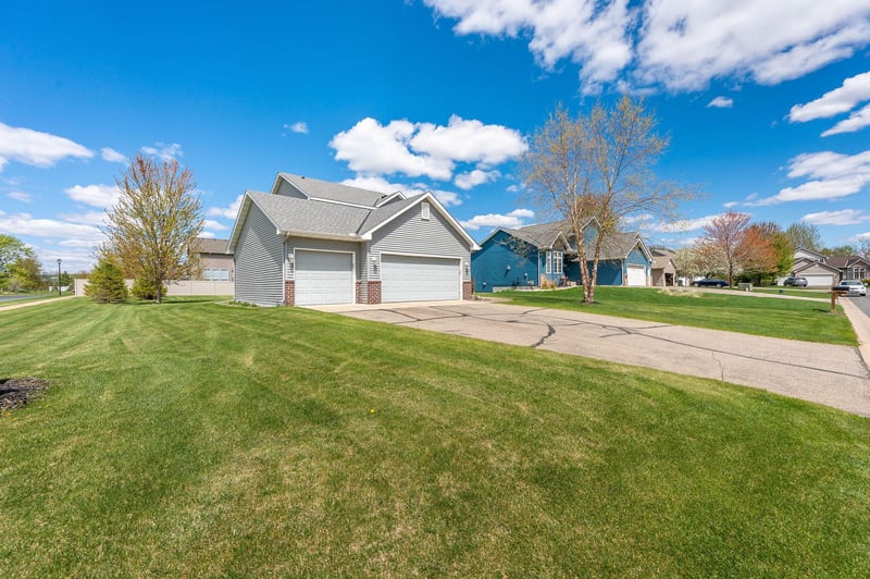 14879 Brenner Ct, Rosemount, MN 55068
