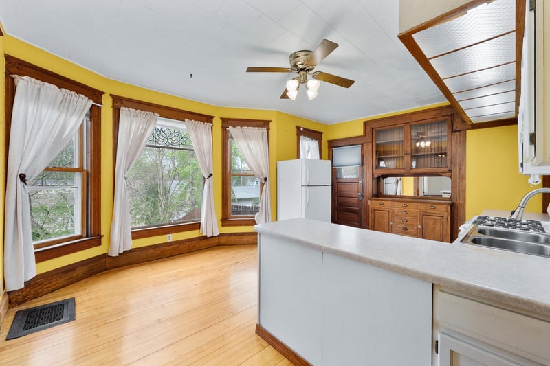 1558 E Madison St, Eau Claire, WI 54703