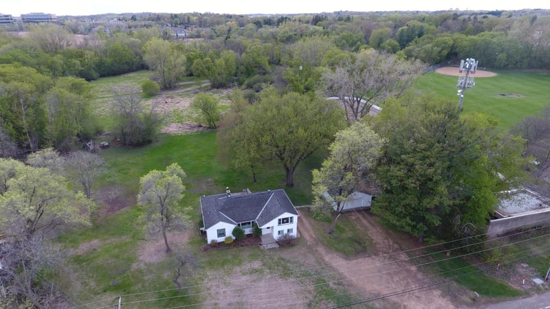 10715 Old Co Rd 15, Plymouth, MN 55441