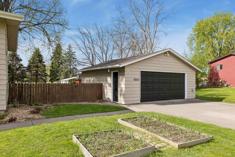 9055 Jamaca Ct N, Lake Elmo, MN 55042