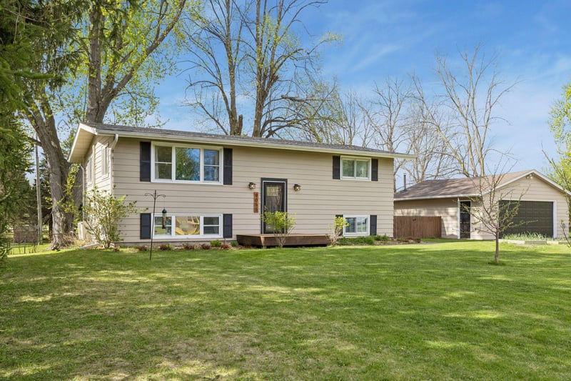 9055 Jamaca Ct N, Lake Elmo, MN 55042
