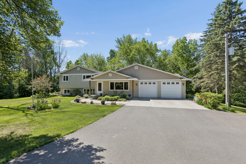 8235 20th St SE, Buffalo, MN 55313