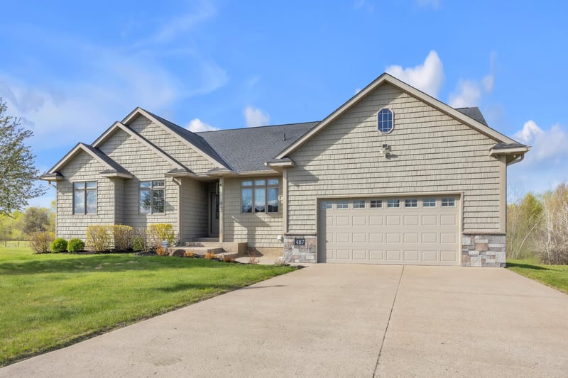 487 290th Ln NW, Isanti, MN 55040