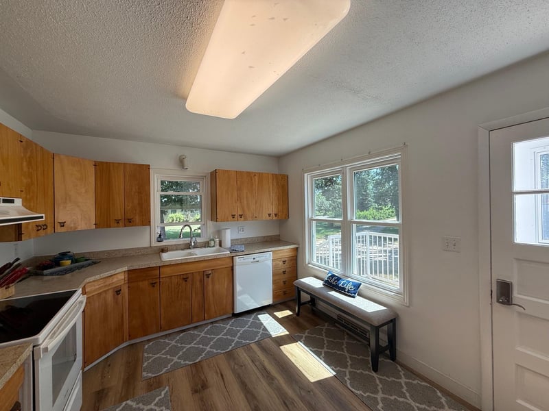 1590 W Lake Dr, Detroit Lakes, MN 56501