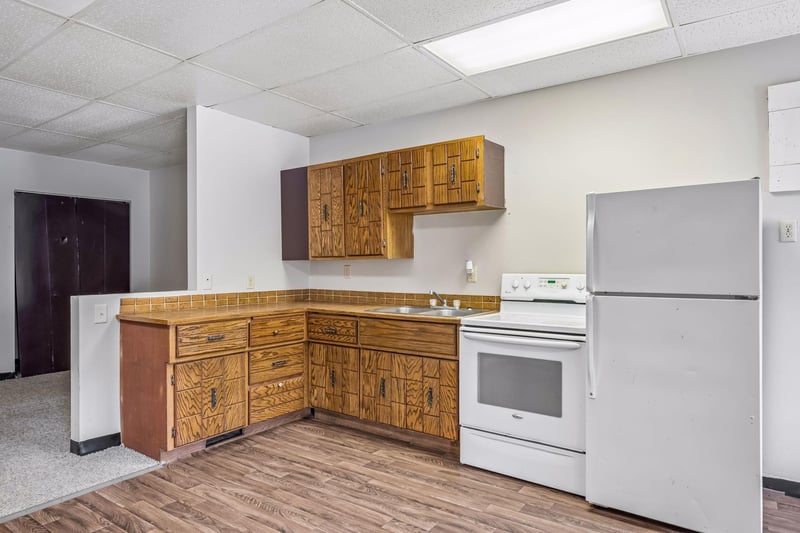 106 E 5th St, Starbuck, MN 56381