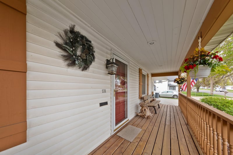 530 S 4th St, Le Sueur, MN 56058
