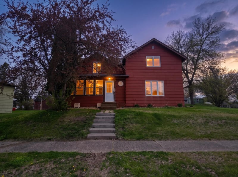 1120 Foster St, Cumberland, WI 54829