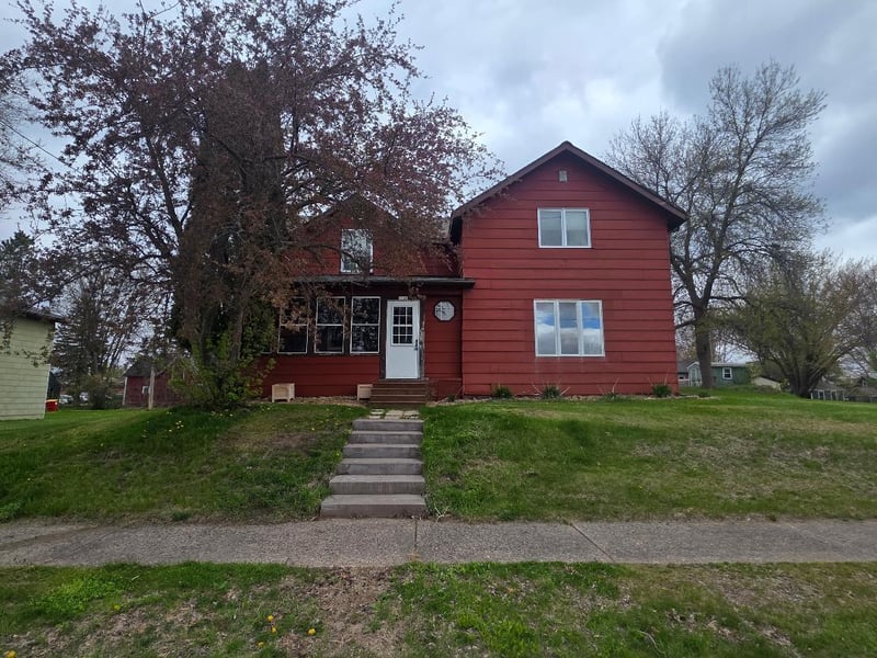 1120 Foster St, Cumberland, WI 54829
