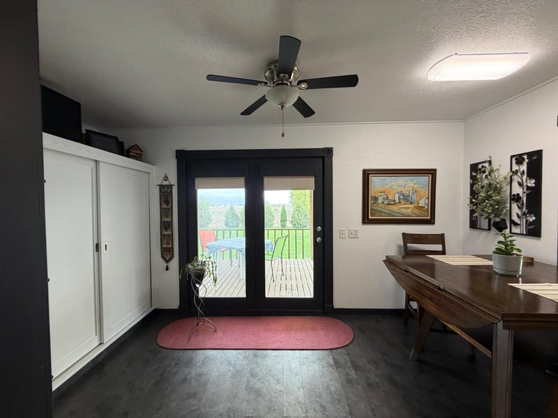 312 W Luverne St, Magnolia, MN 56158