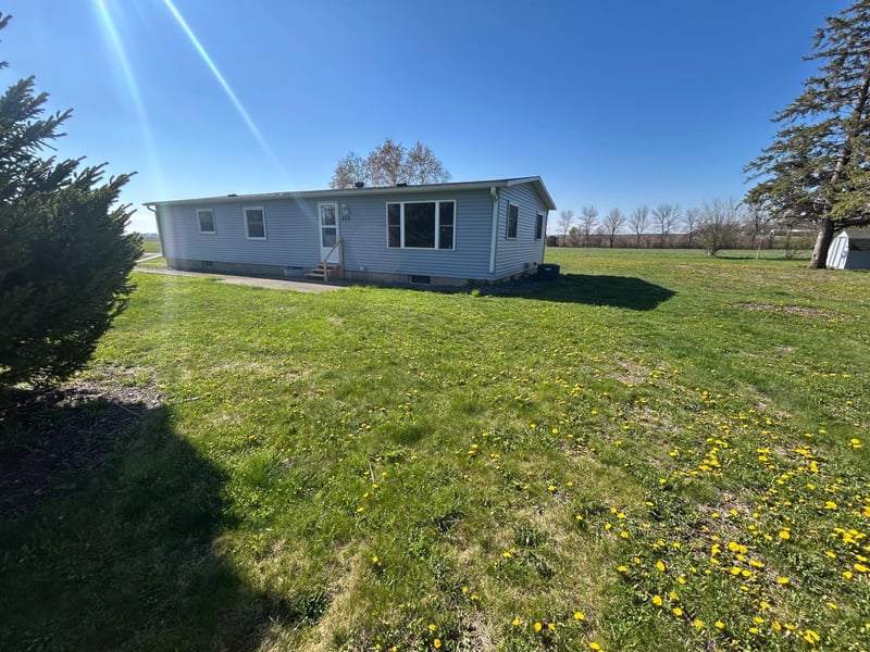 200 Prairie Ave, Darfur, MN 56022