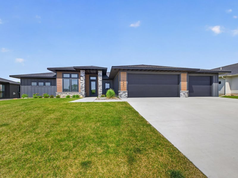 1547 Shannon Oaks Blvd NE, Rochester, MN 55906
