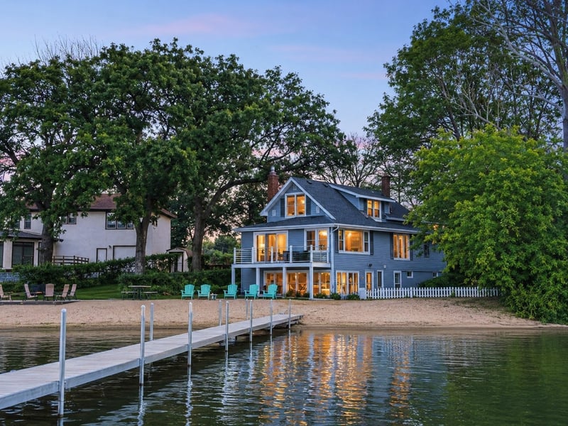 319 Lake St S, Forest Lake, MN 55025