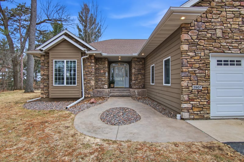 2907 Plum Tree Cir N, Menomonie, WI 54751