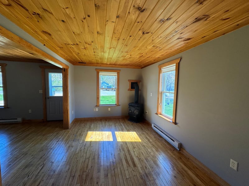 202 1st St NW, Hinckley, MN 55037