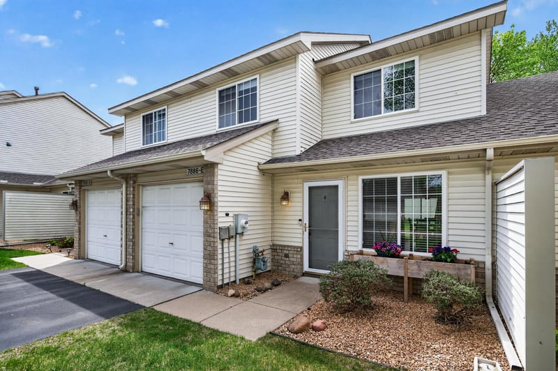 7886 Forest Blvd #E, Woodbury, MN 55125