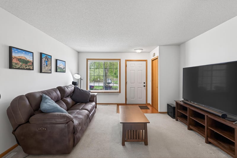 7886 Forest Blvd #E, Woodbury, MN 55125
