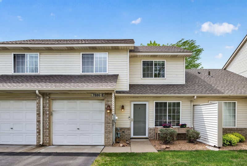 7886 Forest Blvd #E, Woodbury, MN 55125