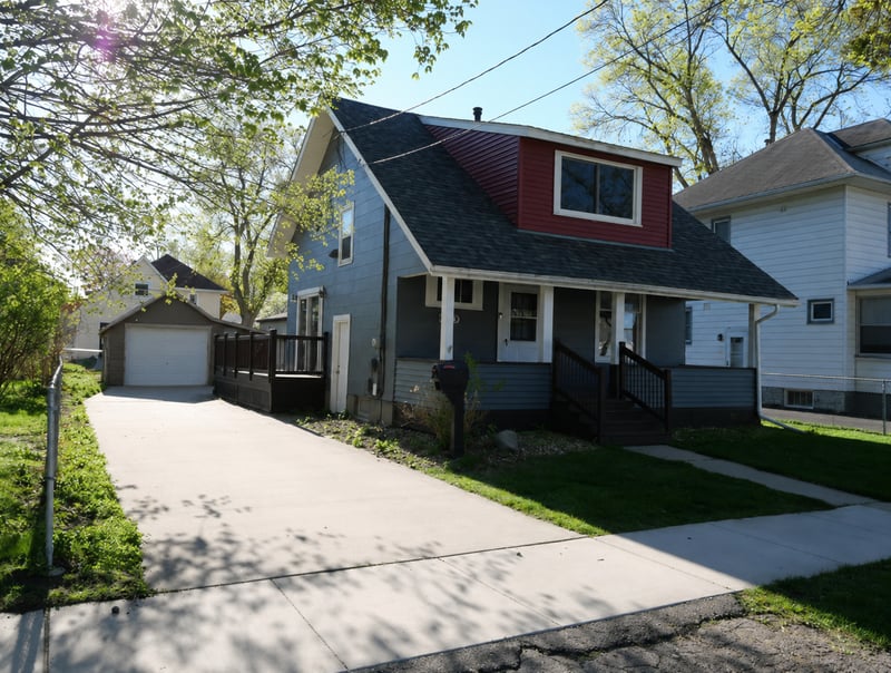 230 10th Ave NE, Rochester, MN 55906