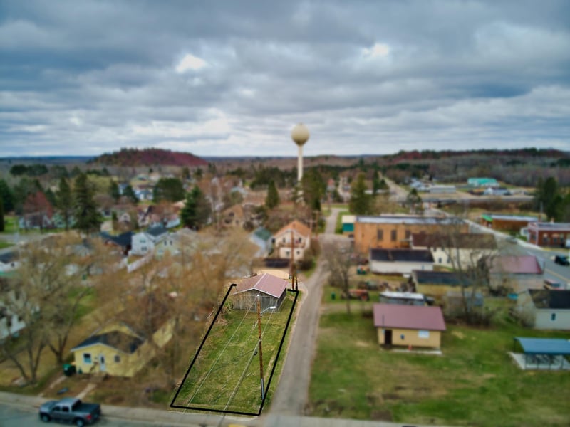 221 2nd Ave, Calumet, MN 55716