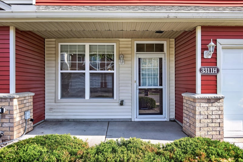 3311 Hazel Trl #H, Woodbury, MN 55129
