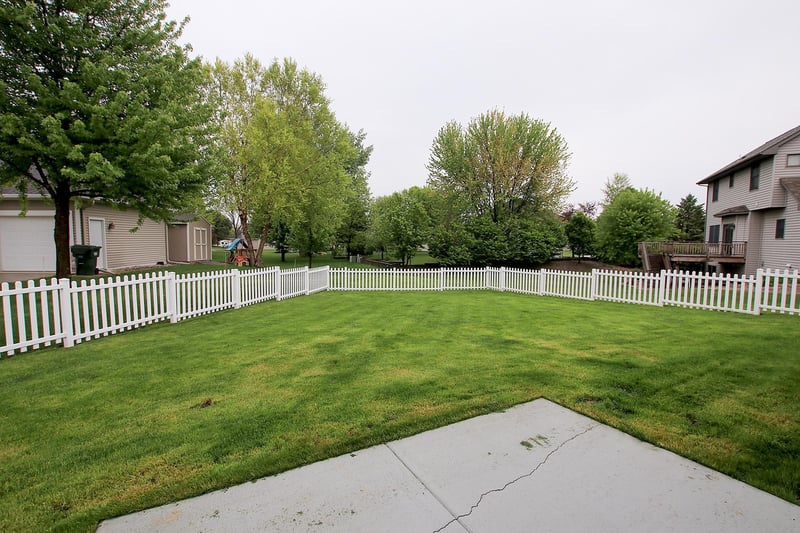 1367 Heritage Ave NW, Hutchinson, MN 55350