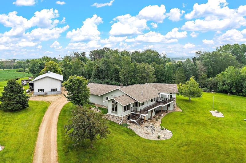 2312 Becker Trl, Faribault, MN 55021