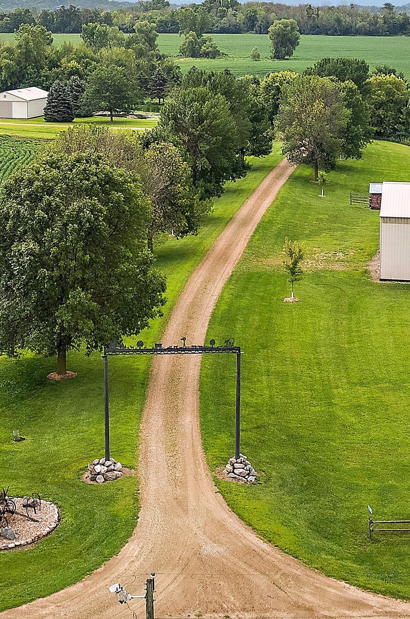 2312 Becker Trl, Faribault, MN 55021