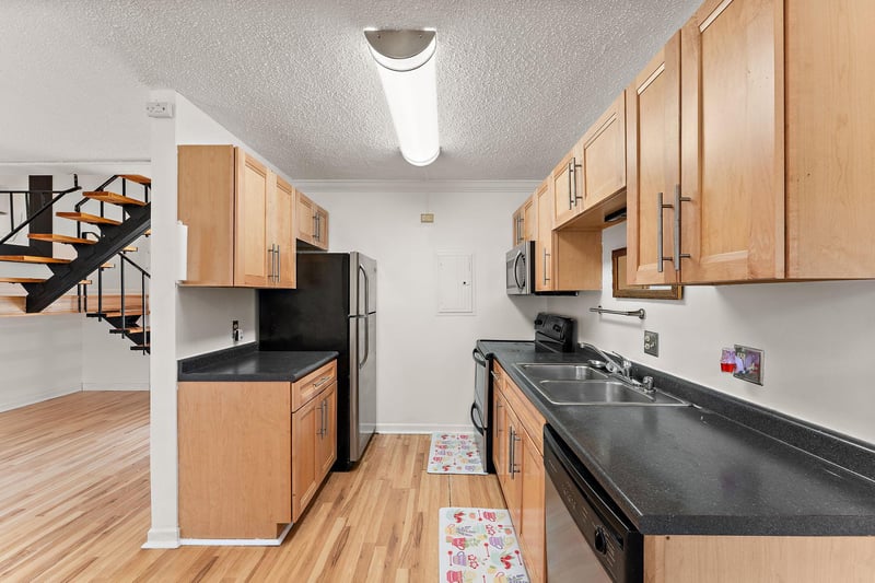 1501 American Blvd E #204, Bloomington, MN 55425