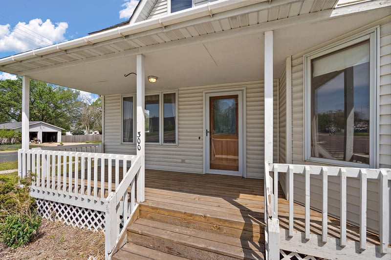 300 E State St, Belle Plaine, MN 56011