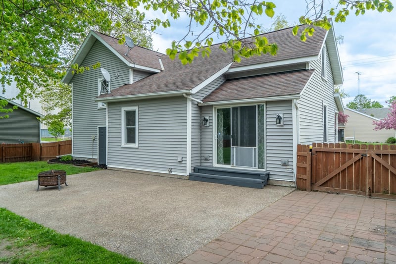 1004 W Marion St, Lake City, MN 55041