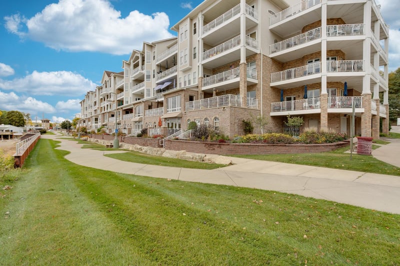 150 Front St N #314, Prescott, WI 54021