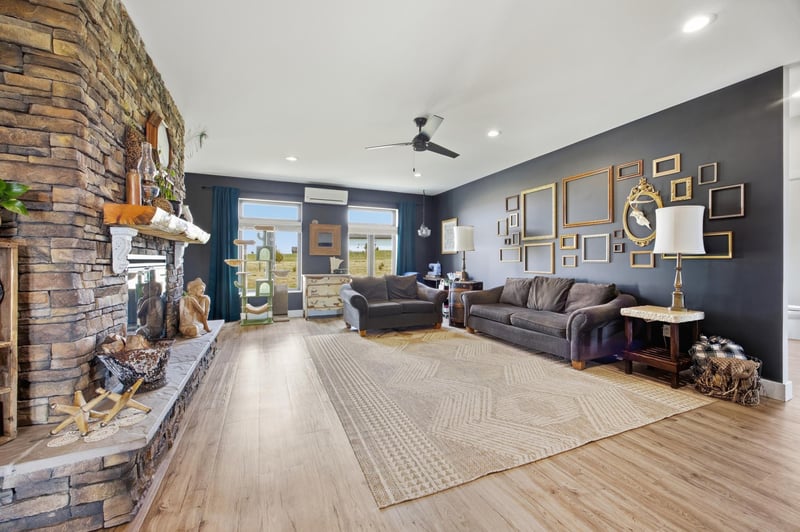 15189 Hillview Ln, Audubon, MN 56511