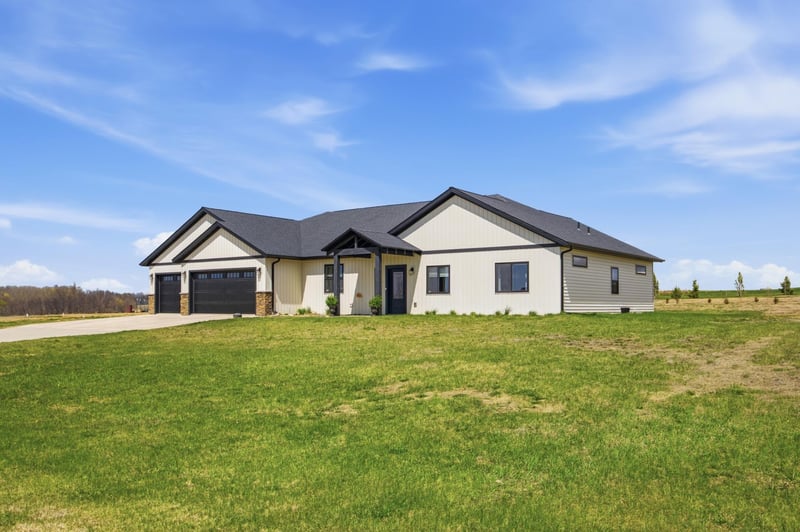 15189 Hillview Ln, Audubon, MN 56511