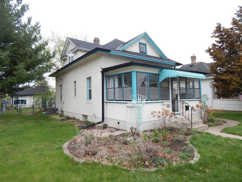 205 10th Ave N, Hopkins, MN 55343