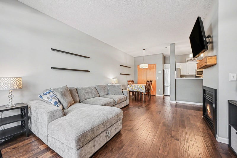 17900 Cobblestone Way, Eden Prairie, MN 55347