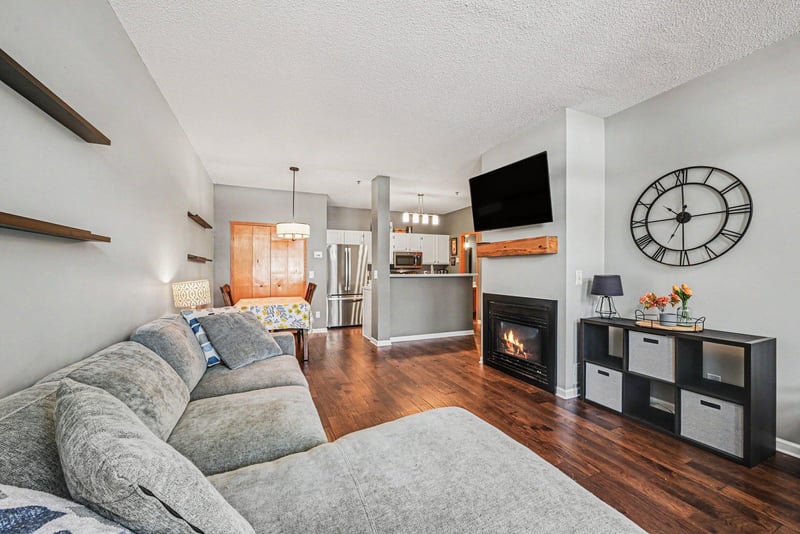 17900 Cobblestone Way, Eden Prairie, MN 55347