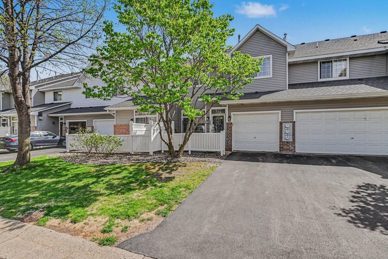 17900 Cobblestone Way, Eden Prairie, MN 55347