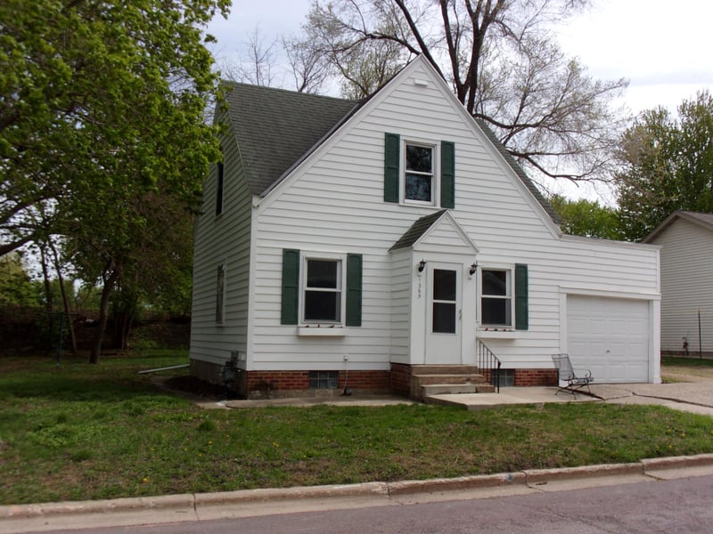 1365 Oak Beach Dr, Fairmont, MN 56031